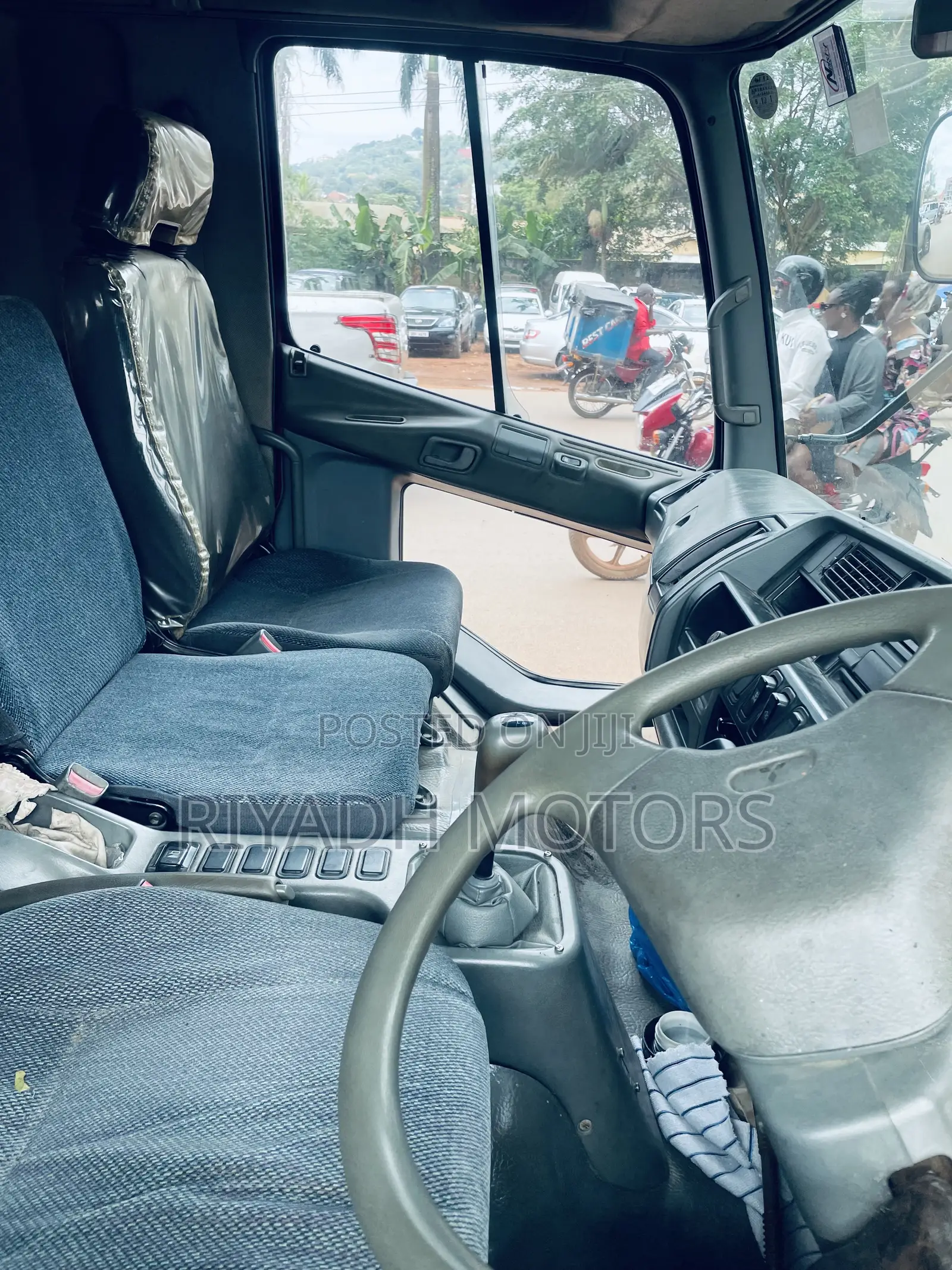 Fuso Truck 6d16 Engine Red Color