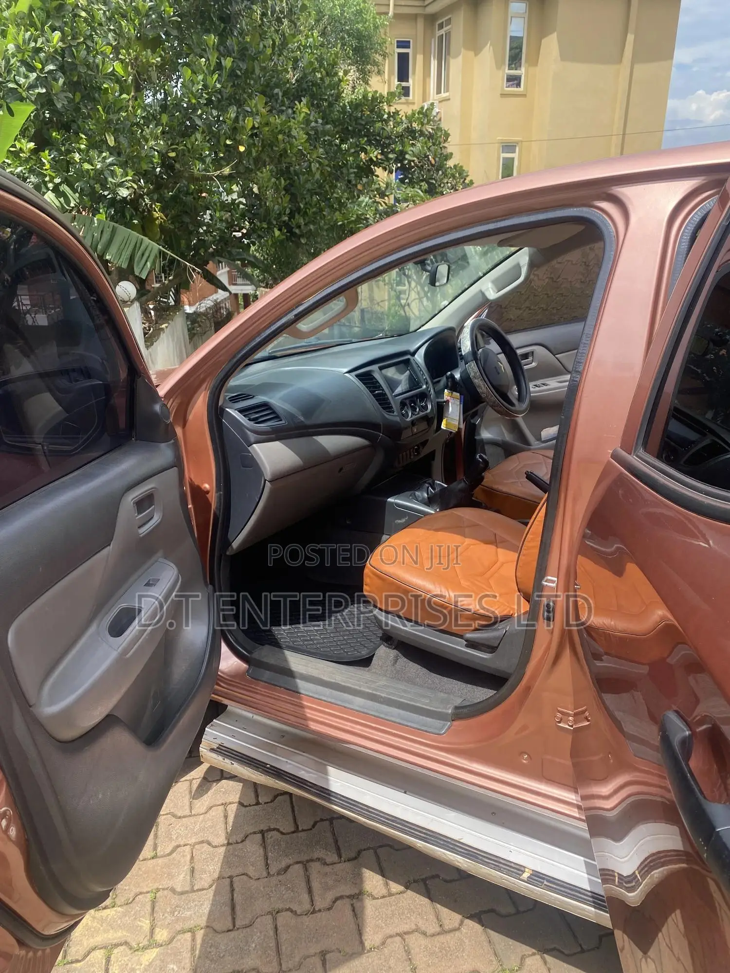 Mitsubishi L200 Double Cab 2.4 181hp 4WD 2019 Brown