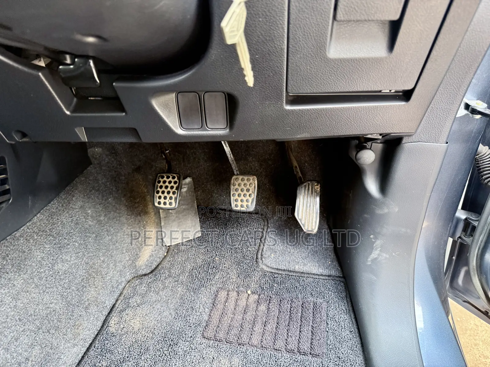 Toyota Rush 1.5 AWD 2011 Gray