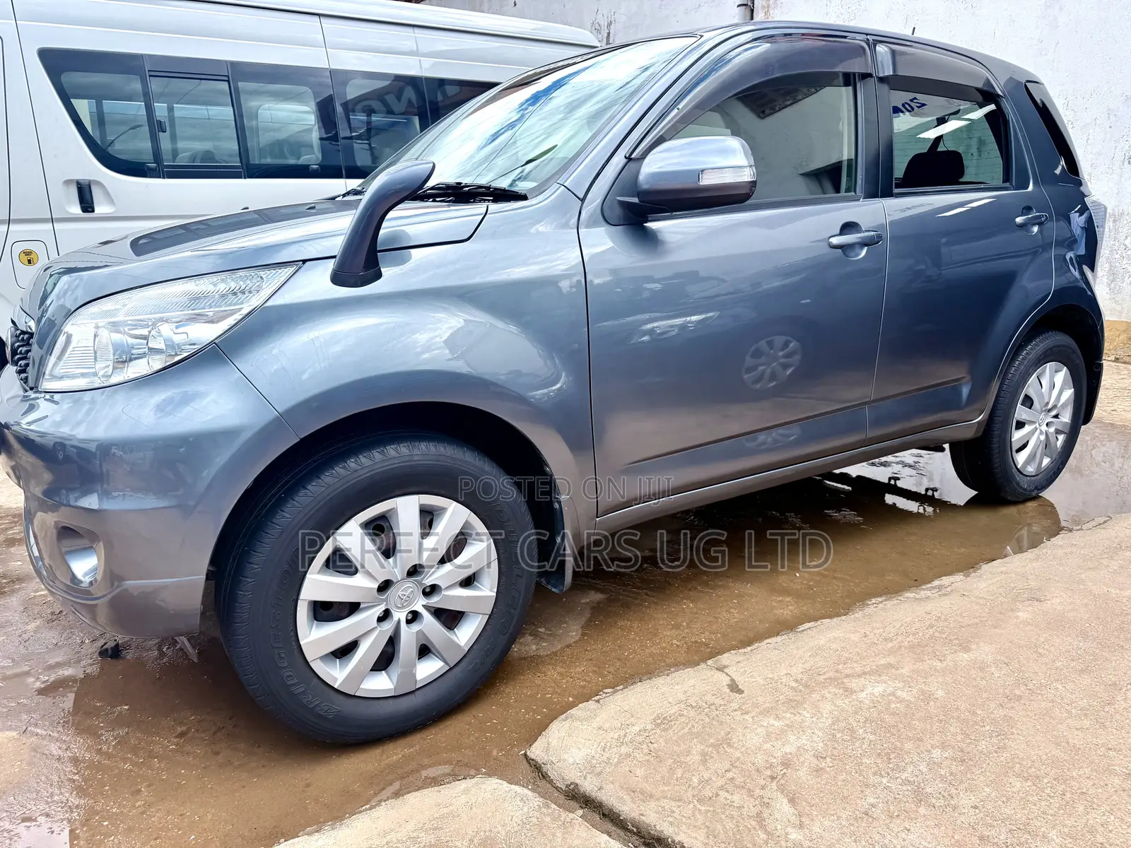Toyota Rush 1.5 AWD 2011 Gray