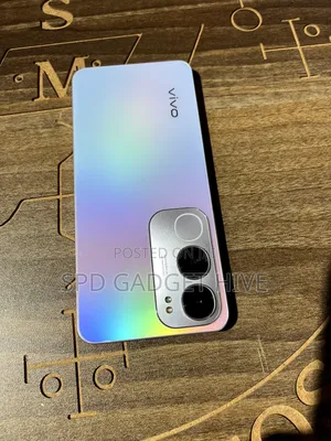 Photo - Vivo Y19 128 GB Silver