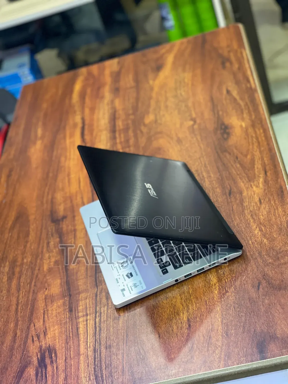 New Asus Transformer Book Flip TP300LA 4GB Intel Core I3 SSD 256GB