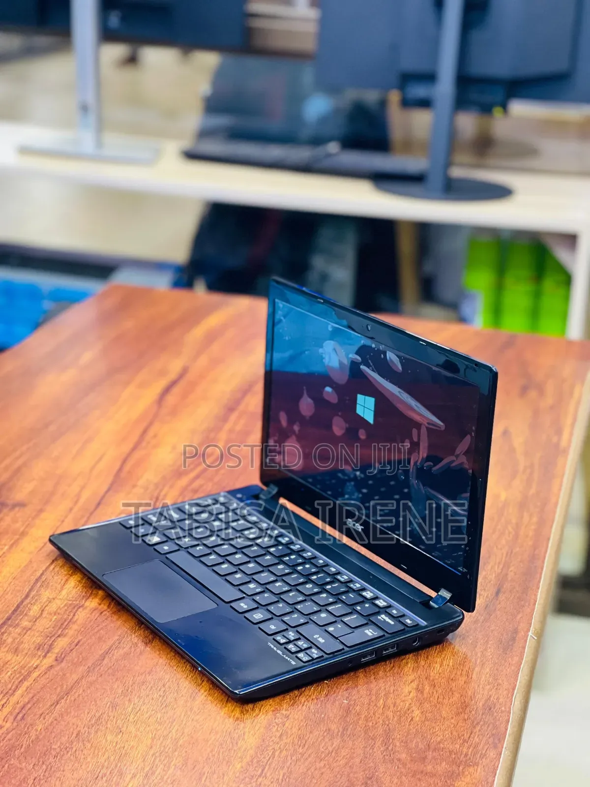 New Laptop Acer TravelMate B113 4GB Intel Core I3 SSD 256GB