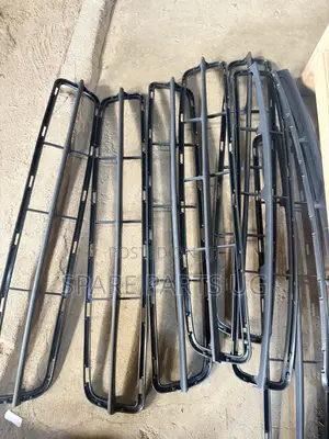 Photo - Premio 2005 - 2007 Bumper Grille