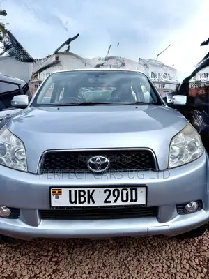 Photo - Toyota Rush 1.5 AWD 2009 Gray