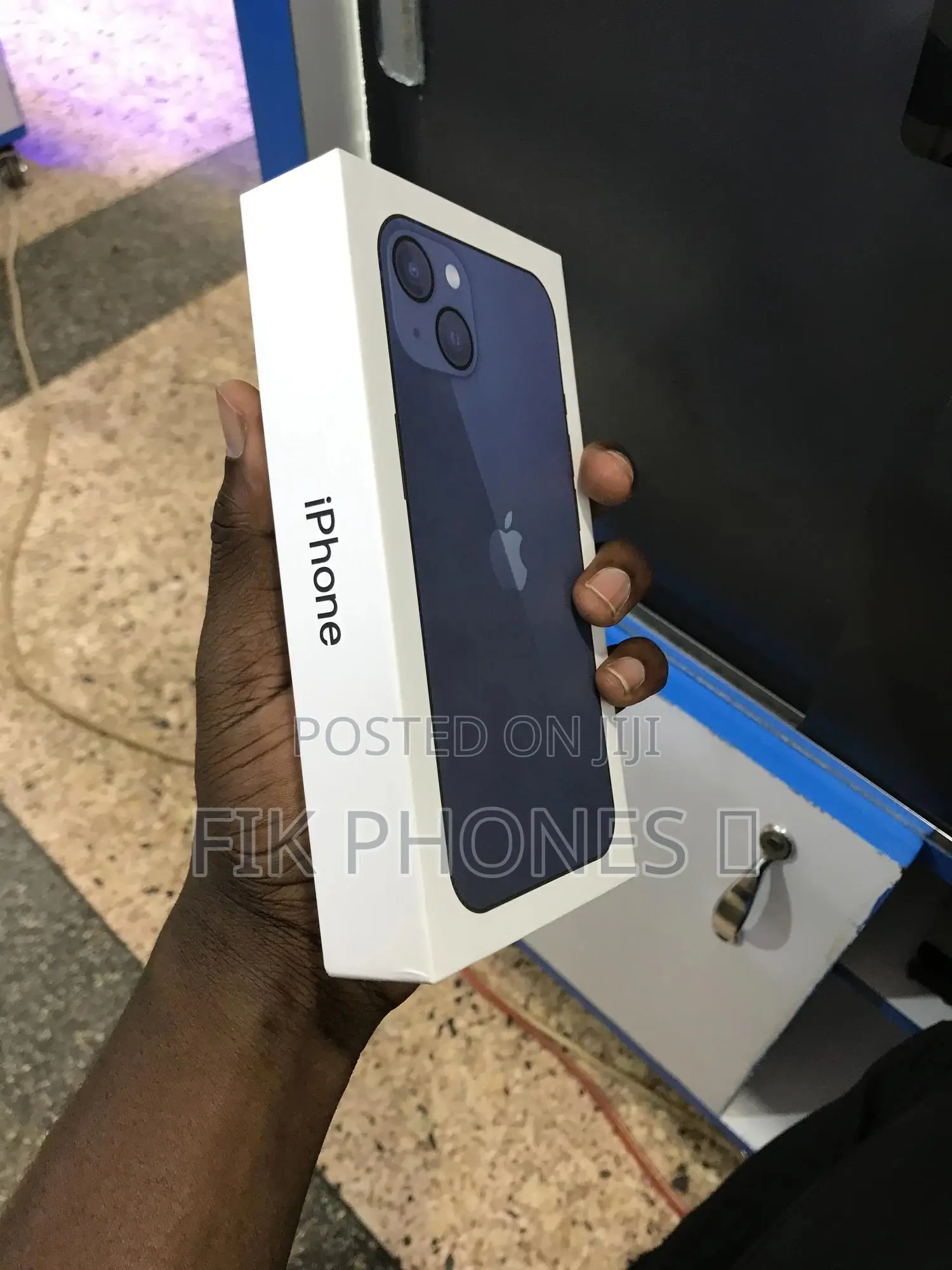 New Apple iPhone 13 256 GB Blue