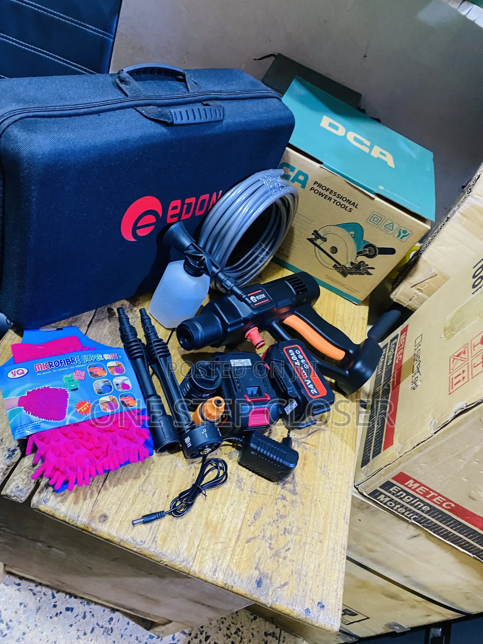 Coddles Pressure Washer Machine With Tow Batteries