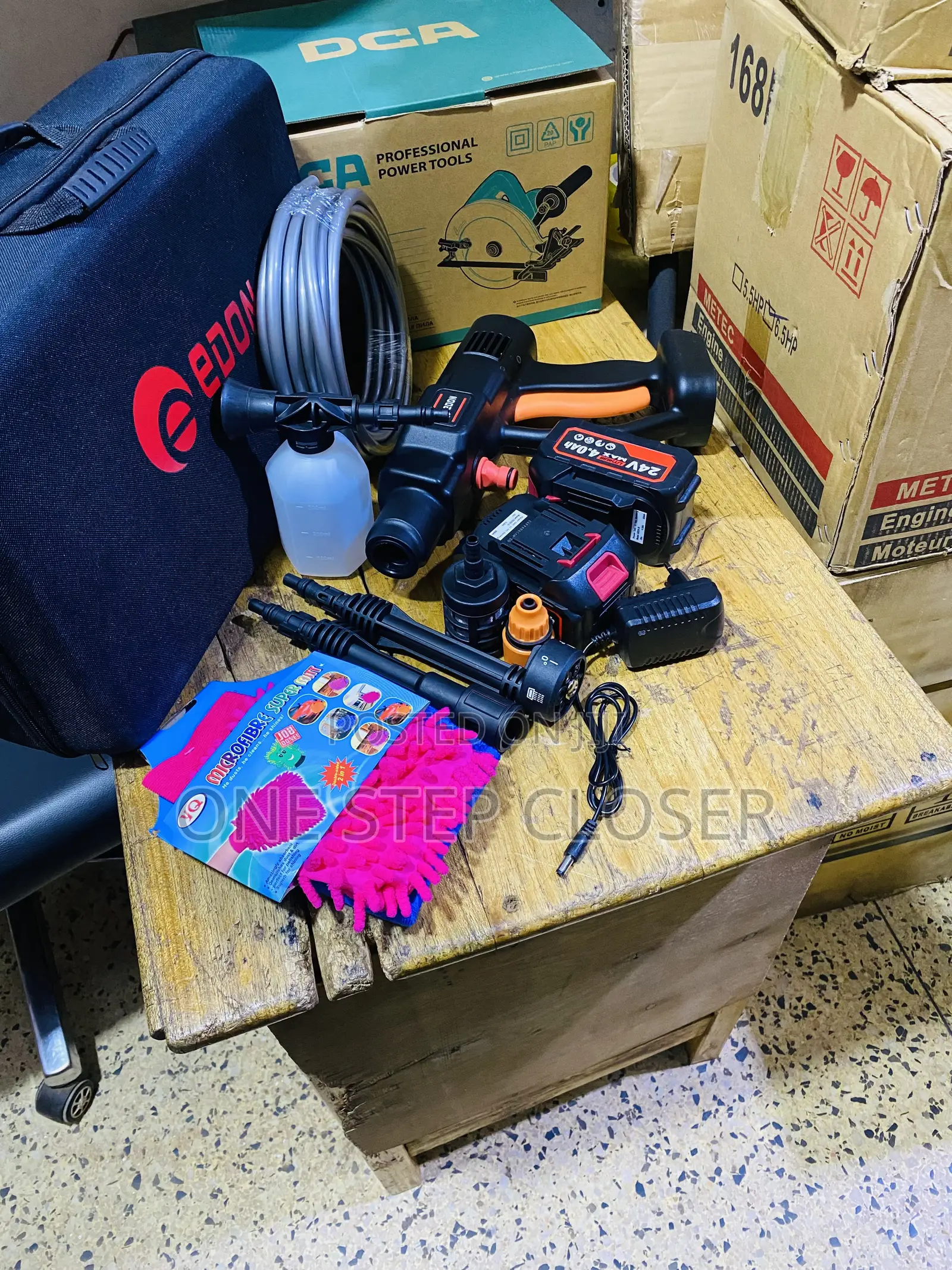 Coddles Pressure Washer Machine With Tow Batteries