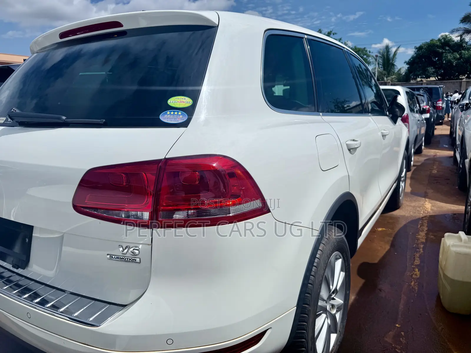 Volkswagen Touareg VR6 Lux 2011 Off white