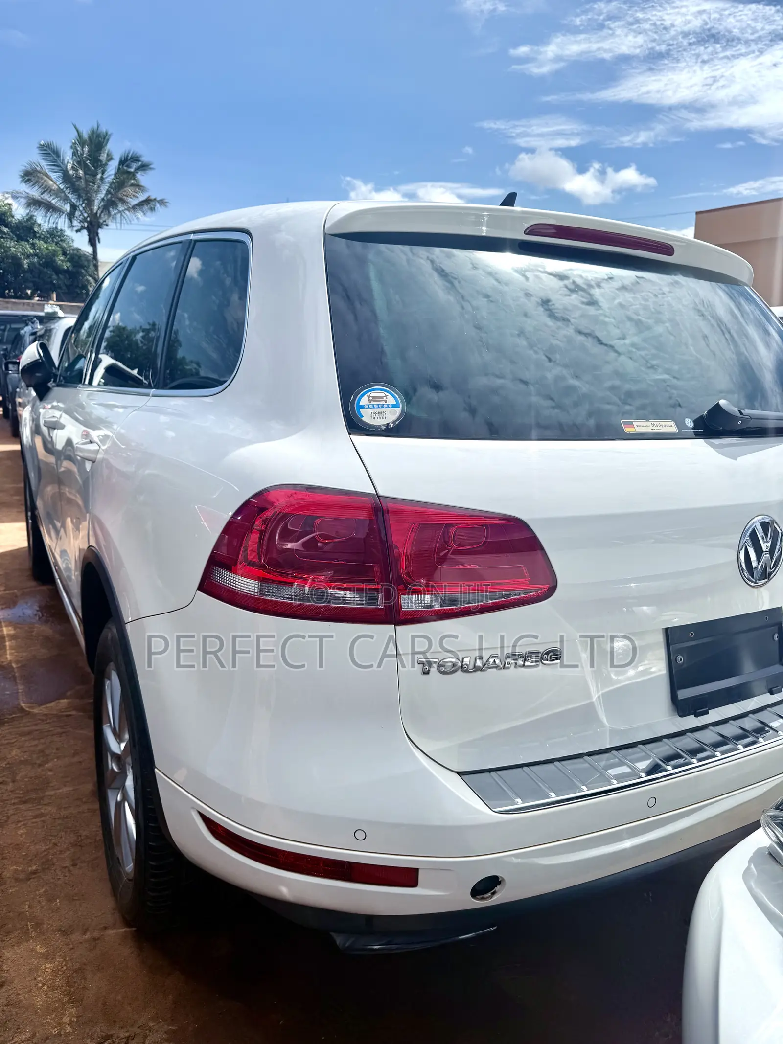 Volkswagen Touareg VR6 Lux 2011 Off white