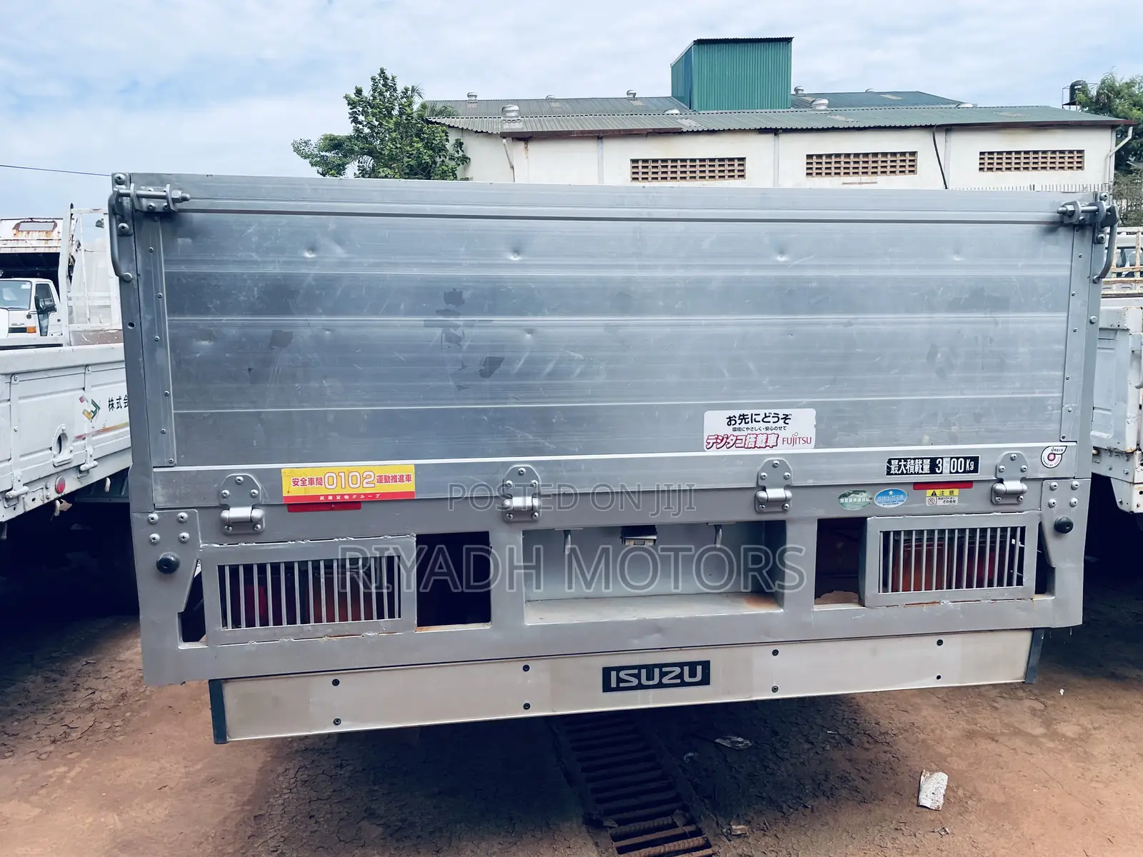 Isuzu Double Light Truck