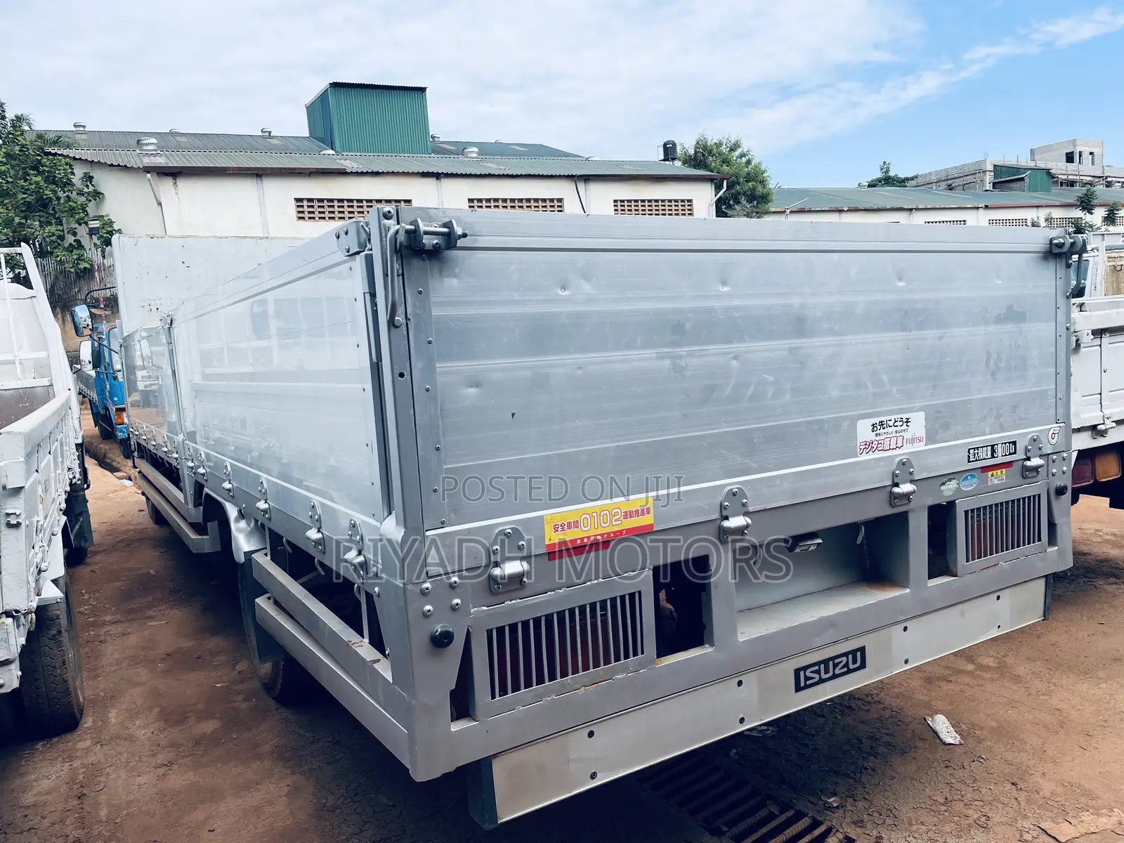 Isuzu Double Light Truck