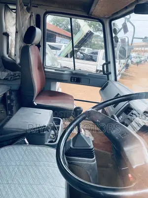 Isuzu Double Light Truck