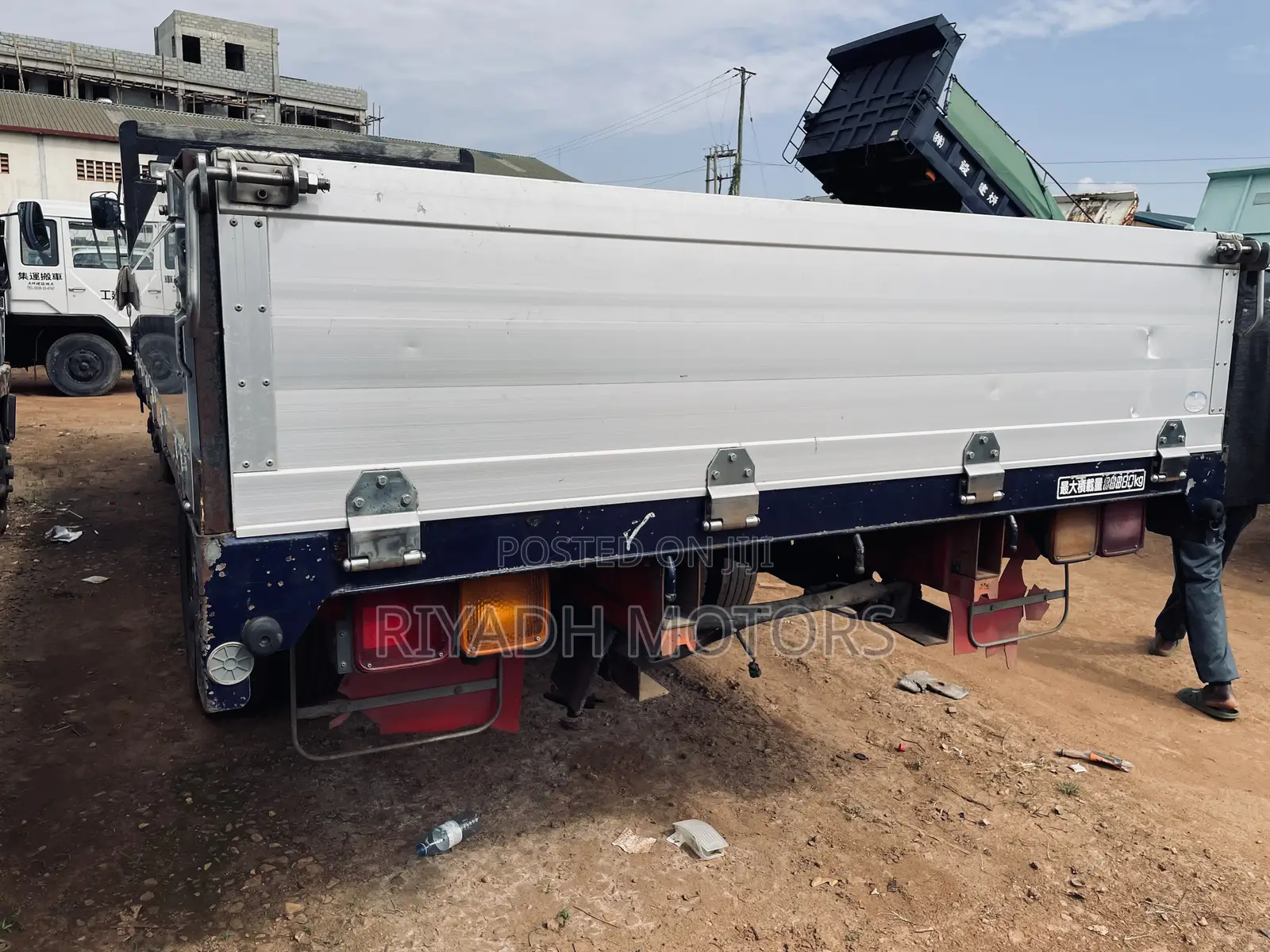 Fuso Truck 20ft Baby Face