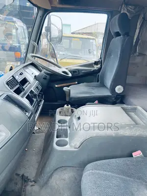Fuso Truck 20ft Baby Face