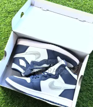 Nike Air Jordan 1 Retro High Blue White Sneakers