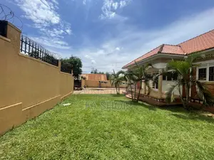 4bdrm Bungalow in Kabojja House, Nsangi for sale