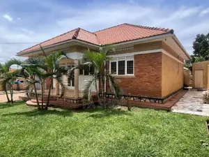 4bdrm Bungalow in Kabojja House, Nsangi for sale