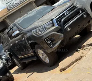 Toyota Hilux Revo Double Cab Deisel 2.8 AWD 2019 Gray
