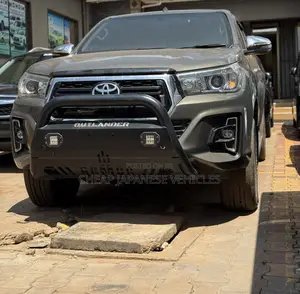 Toyota Hilux Revo Double Cab Deisel 2.8 AWD 2019 Gray