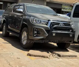 Toyota Hilux Revo Double Cab Deisel 2.8 AWD 2019 Gray