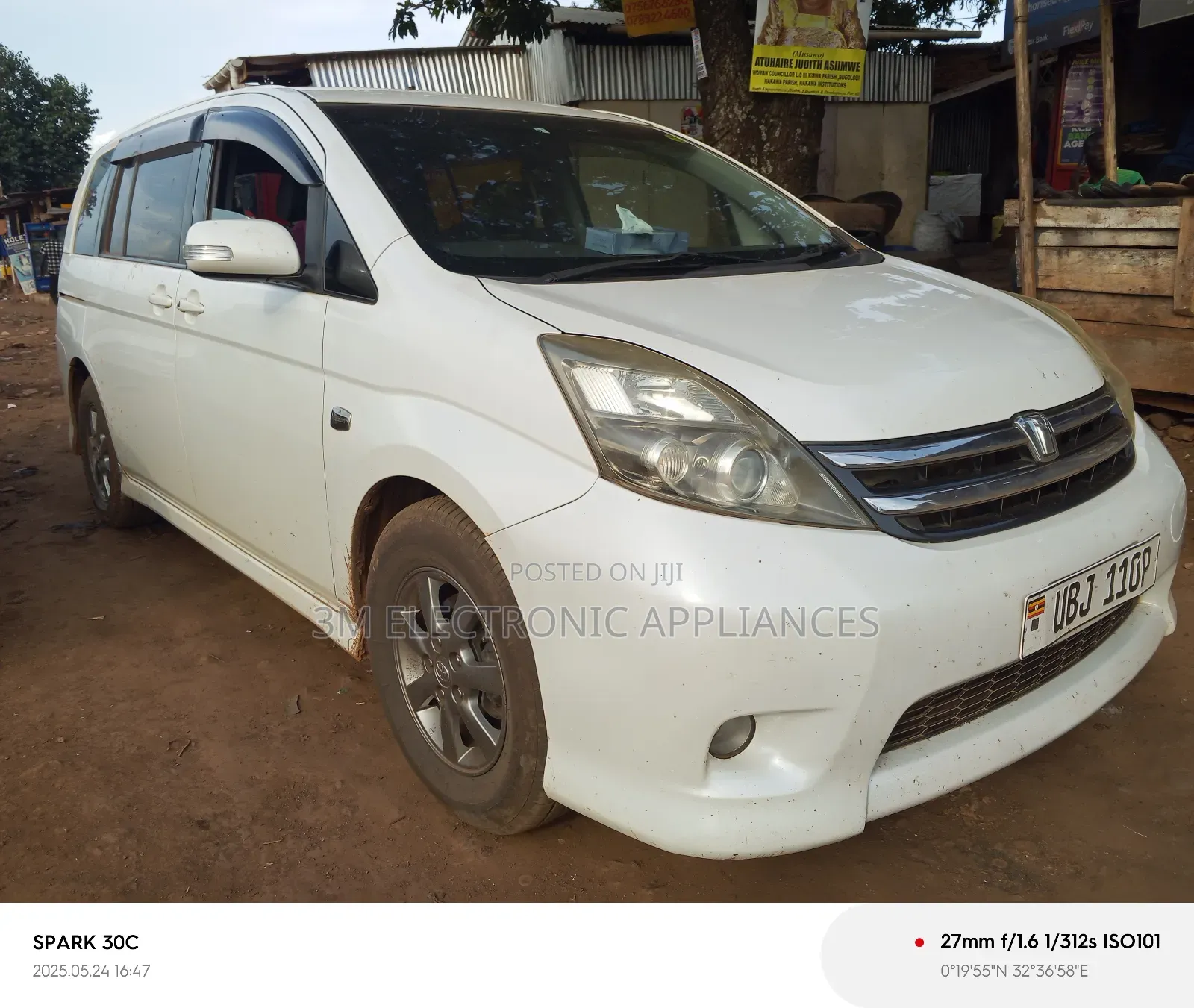 Toyota ISIS 2010 White
