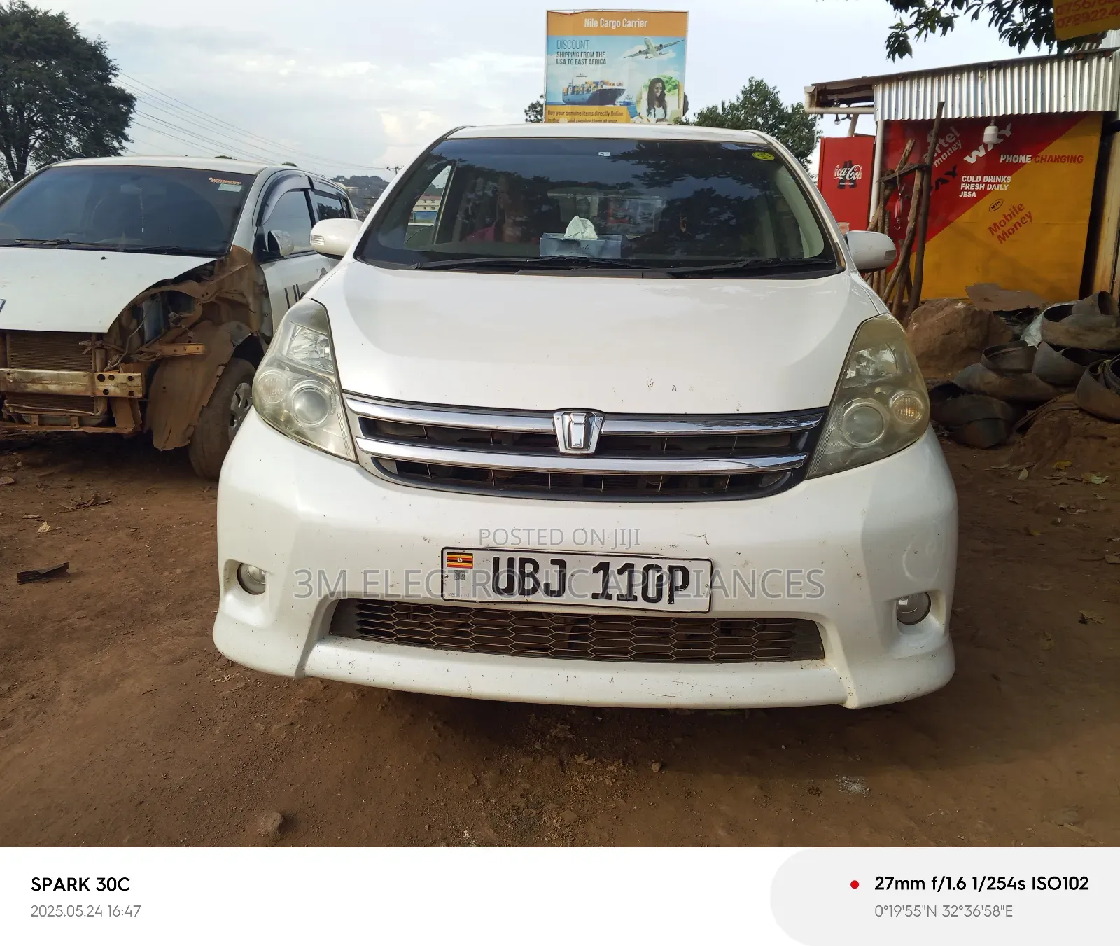 Toyota ISIS 2010 White