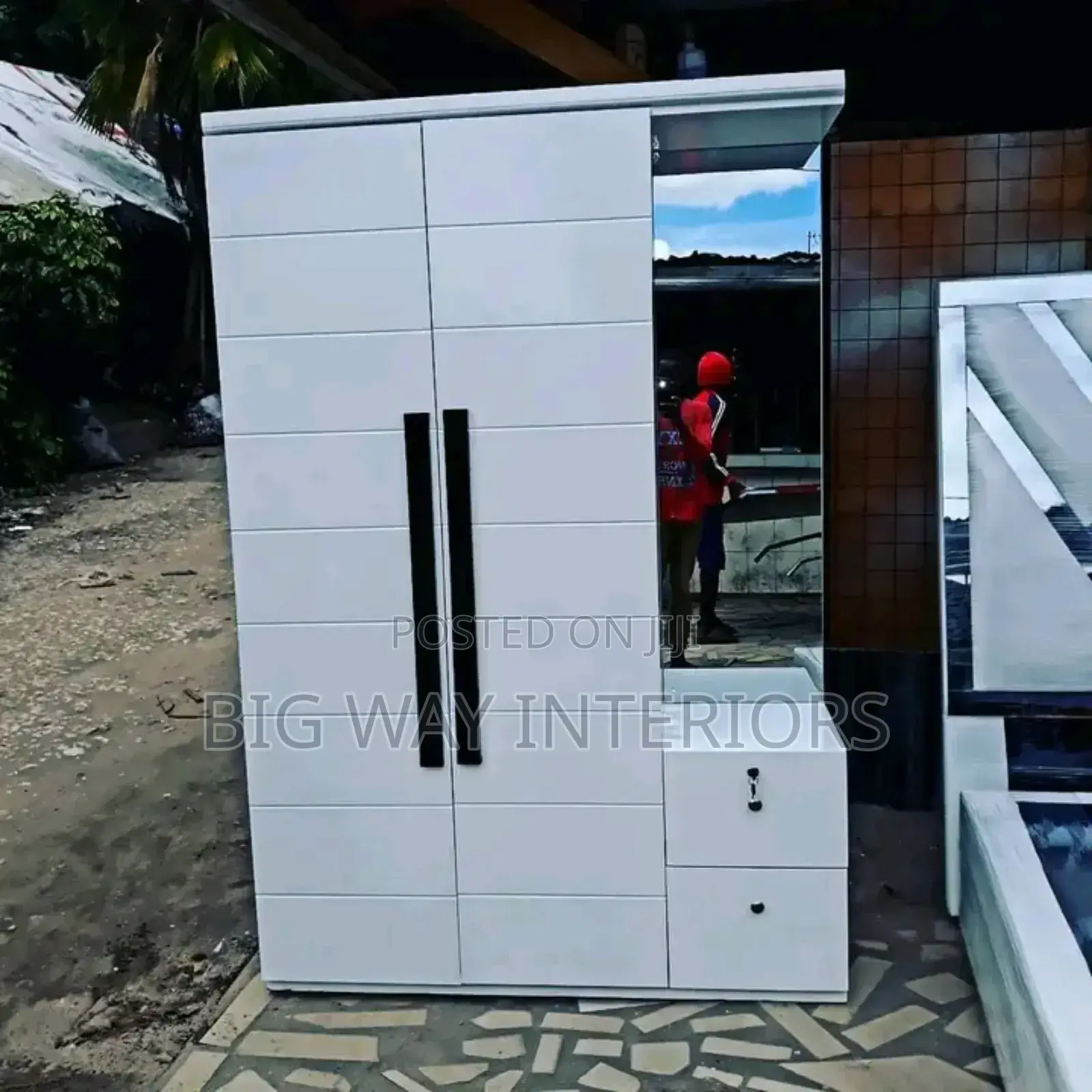 Classy 4by6 Feet Wardrobe With Black Handles