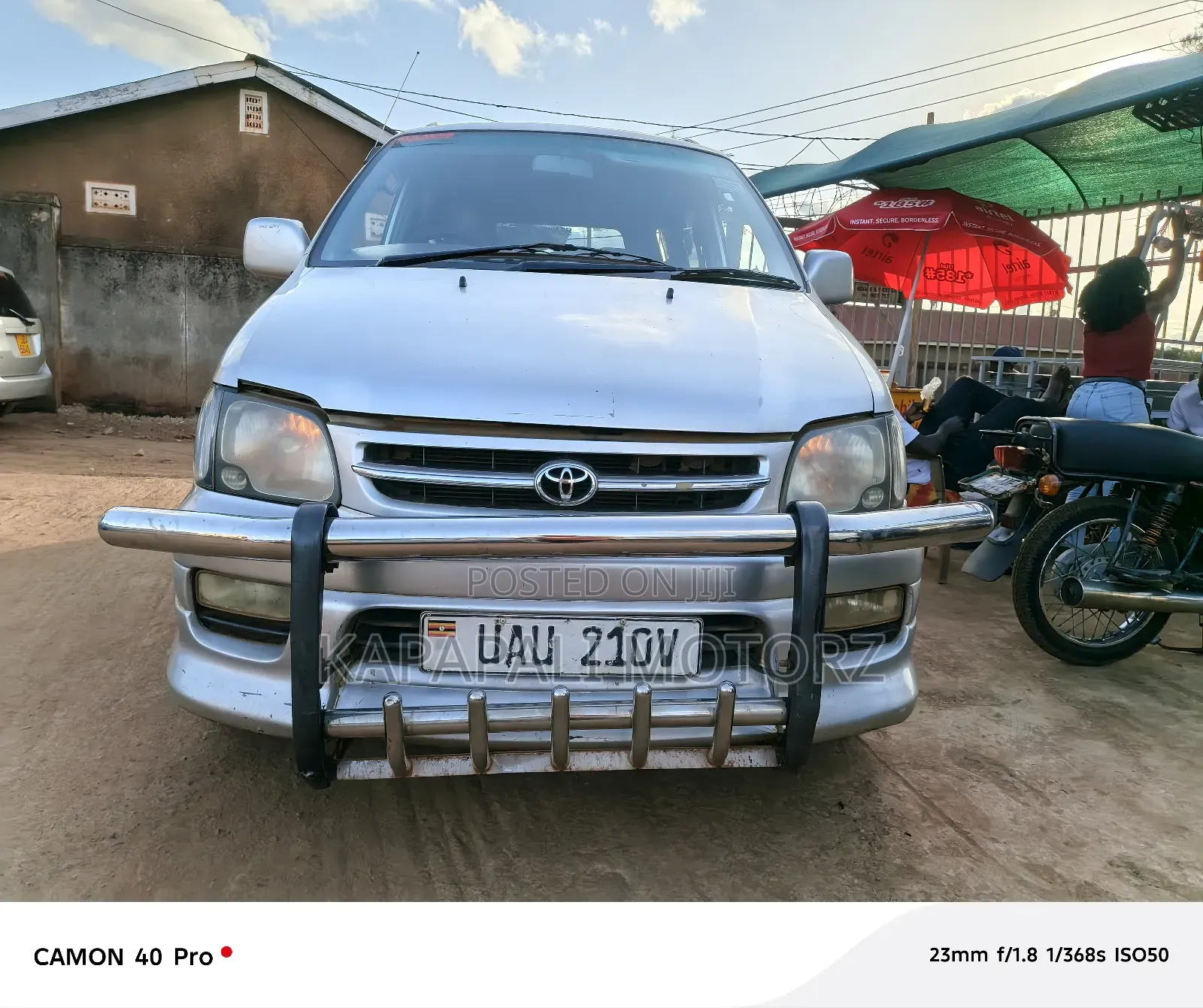 Toyota Noah 2001 Silver