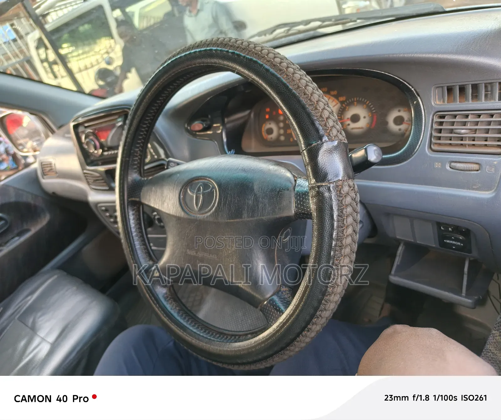 Toyota Noah 2001 Silver
