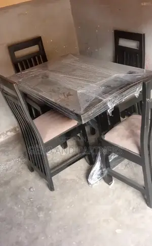 Urgent 4 Seater Dining Table