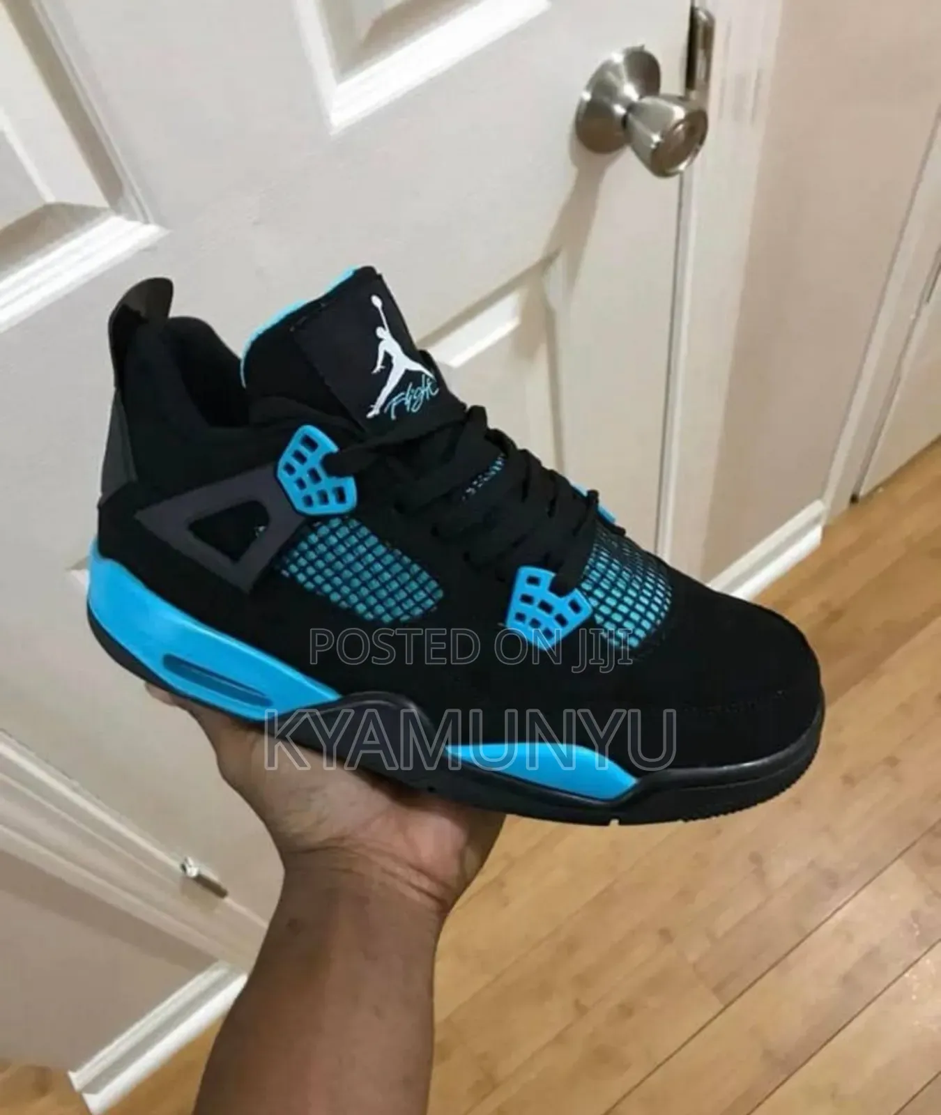 Nike Air Jordan 4 Retro