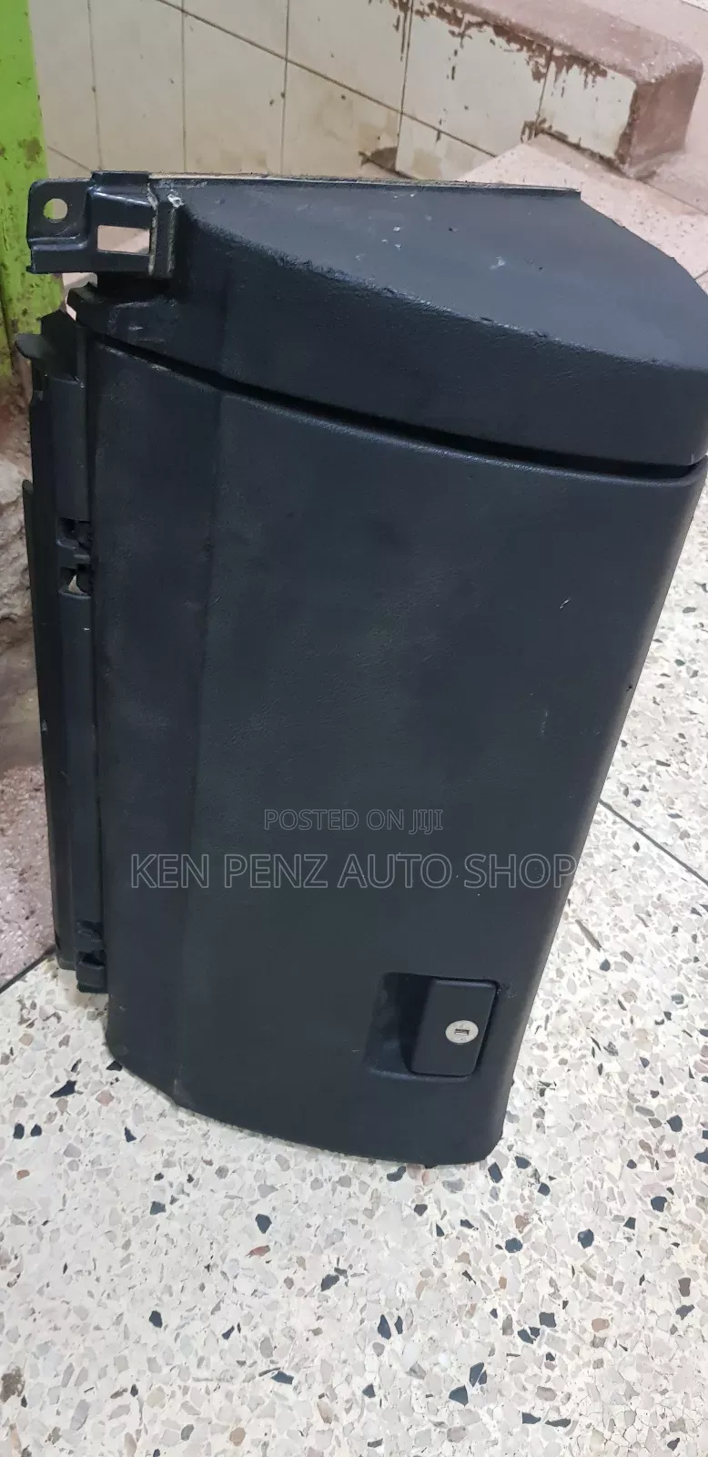 Glove Box for Harrier Kawundo