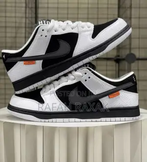 Black/White Nike Sb X Tightbooth Dunk Low Pro Sneakers