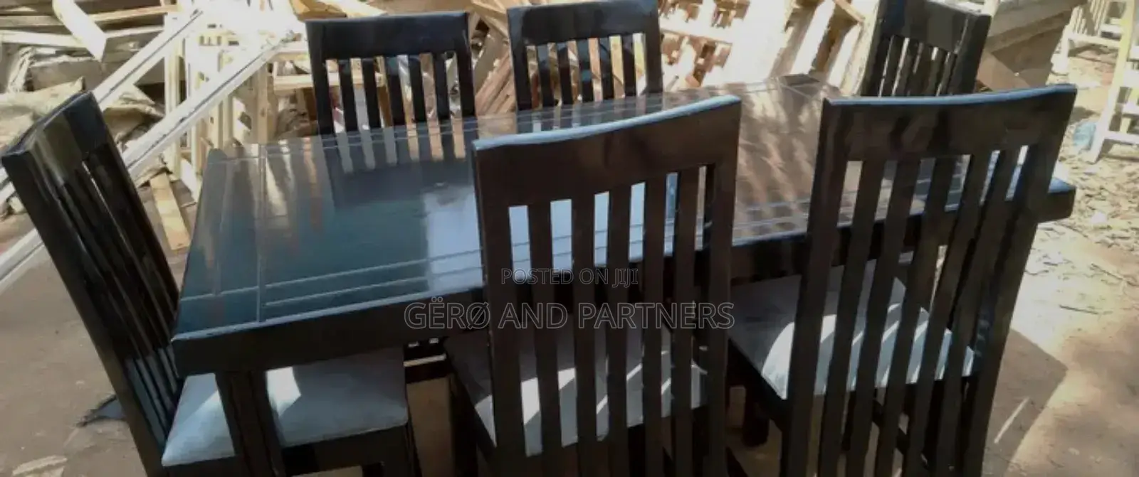 Suitable Dining (6 Seater)