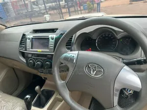 Toyota Hilux 3.0 D-4D 4x4 2013 Silver