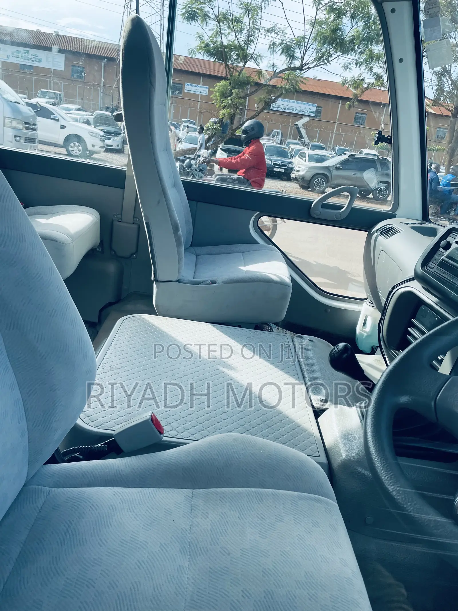 Toyota Coaster 2013 Silver