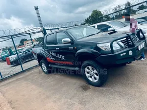 Toyota Hilux SR5 4x4 2013 Black