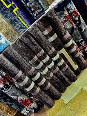 Medium Woolen Rugs