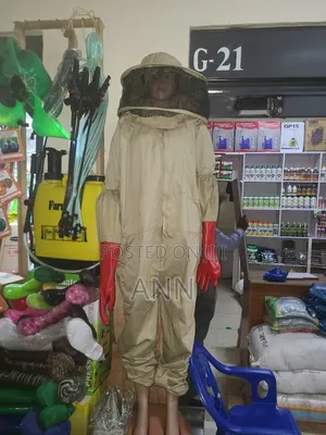 Protective Bee Suit to Protect Against Bee Stings