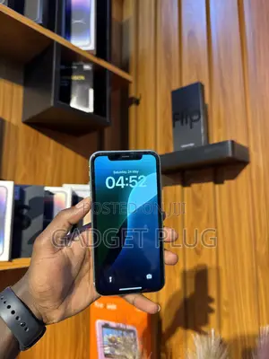 Photo - Apple iPhone 11 64 GB Green