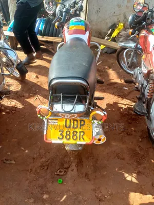 Photo - Bajaj Boxer 100 2015 Red