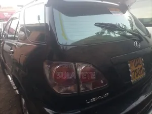 Toyota Harrier 3.0 V6 1998 Black