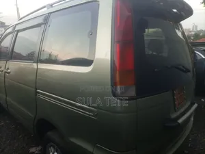 Toyota Noah 2.0 AWD (8 Seater) 2001 Green