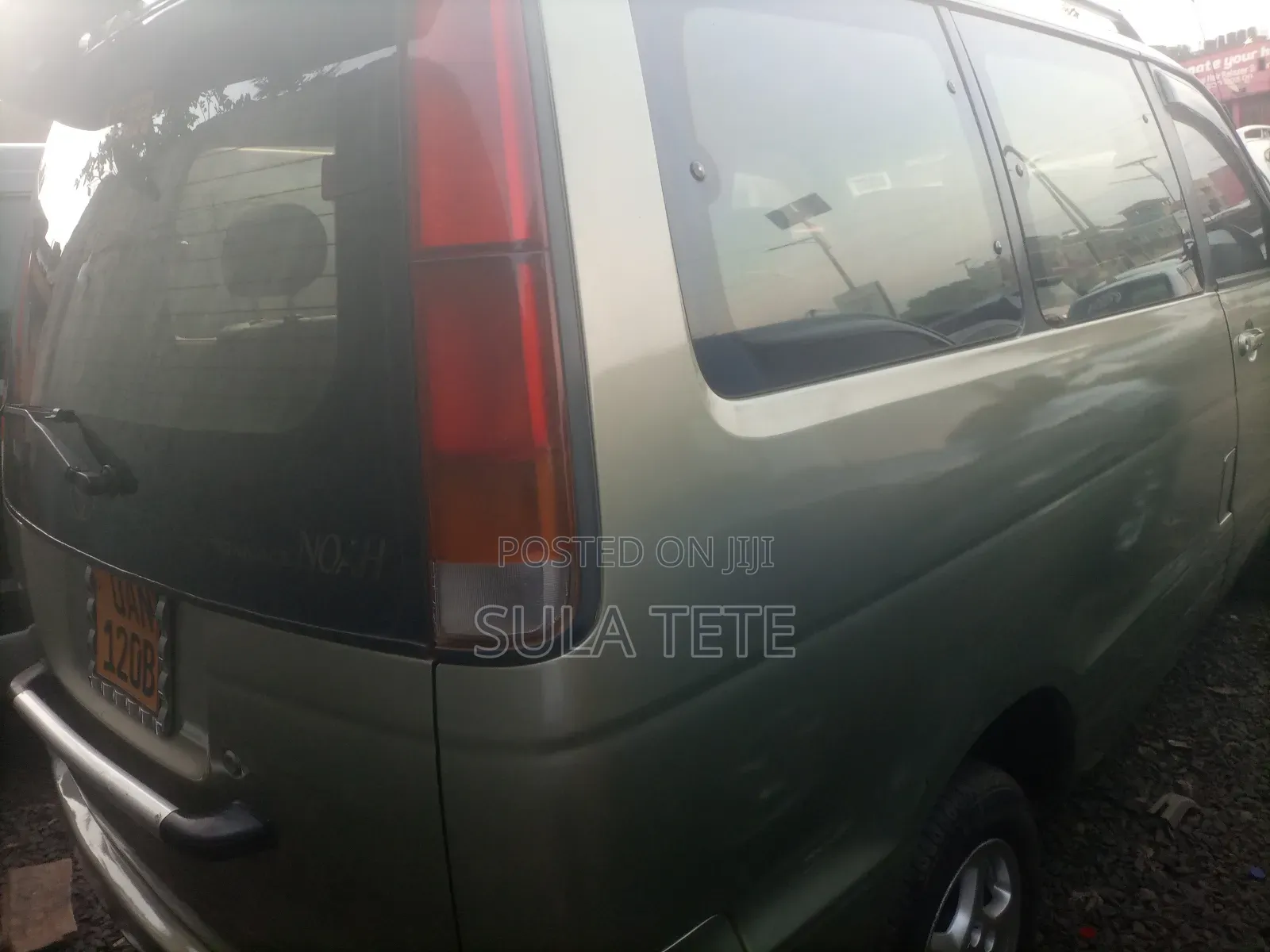Toyota Noah 2.0 AWD (8 Seater) 2001 Green