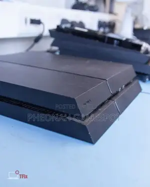 Playstation 4 Standard Console, 10 Games And 2 Controllers