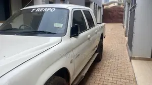 Mitsubishi L200 Double Cab 2.4 4WD 2000 White