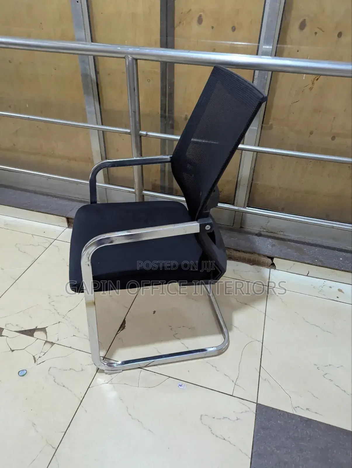 Second Hand Non Moving Chair