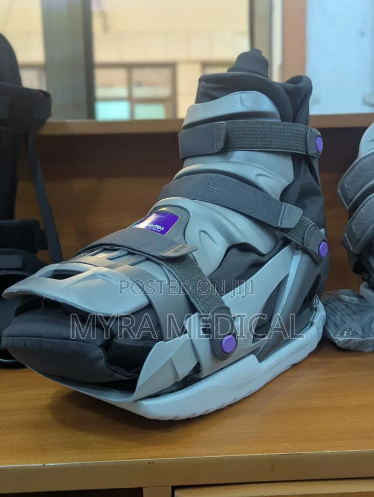 Vacoped Walker Boot With A Pump