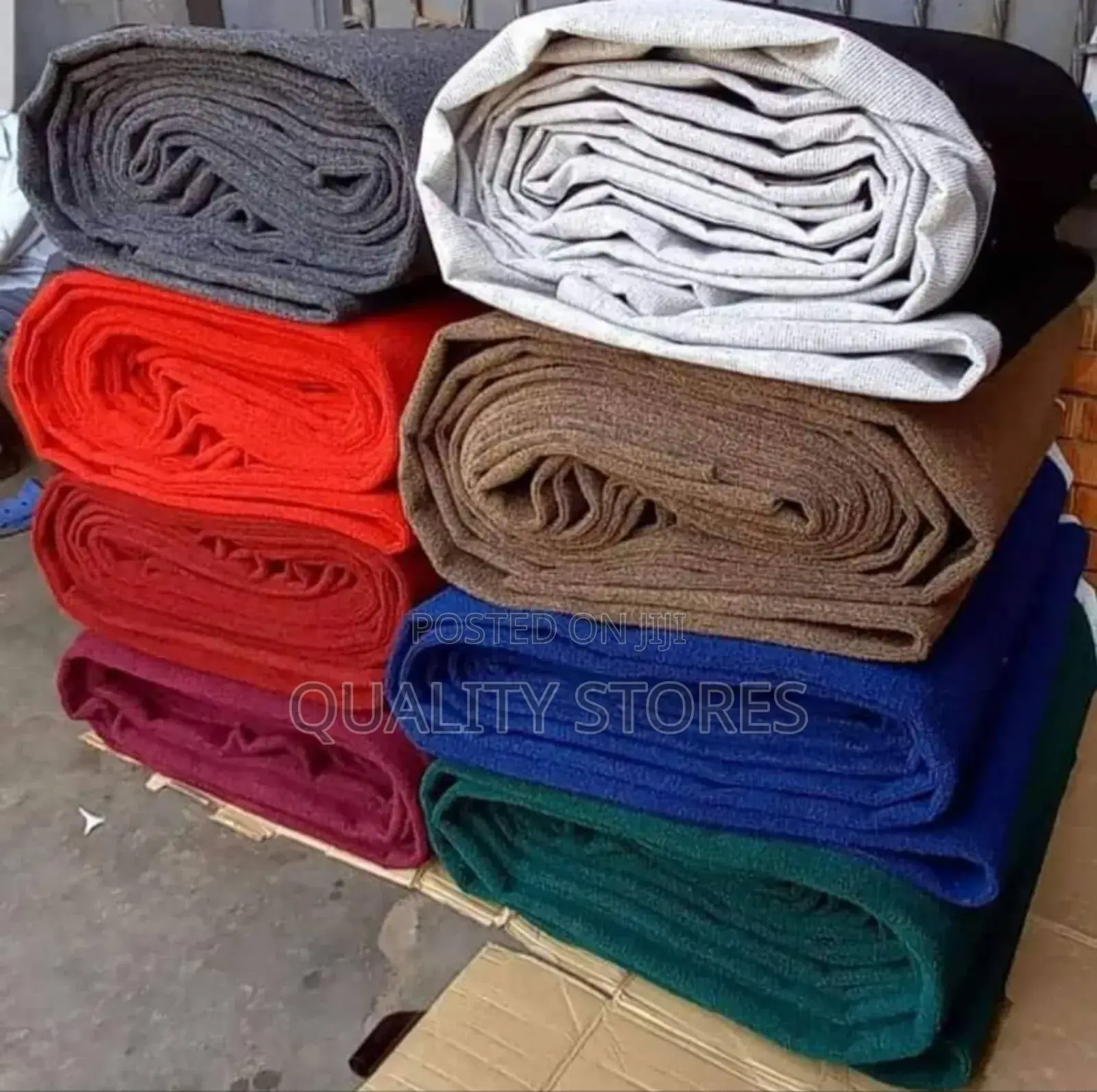 Measurable Carpets in Metres